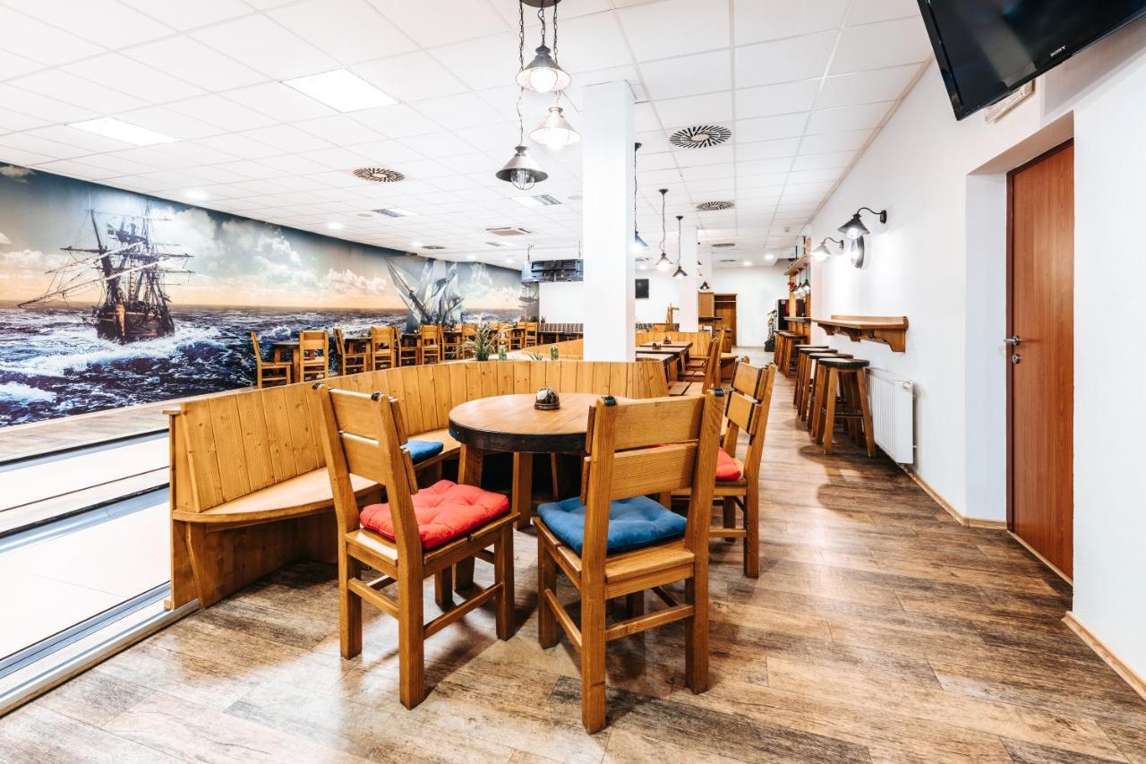 Hotel Artaban Zirovnice Bagian luar foto