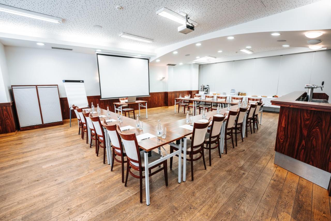 Hotel Artaban Zirovnice Bagian luar foto