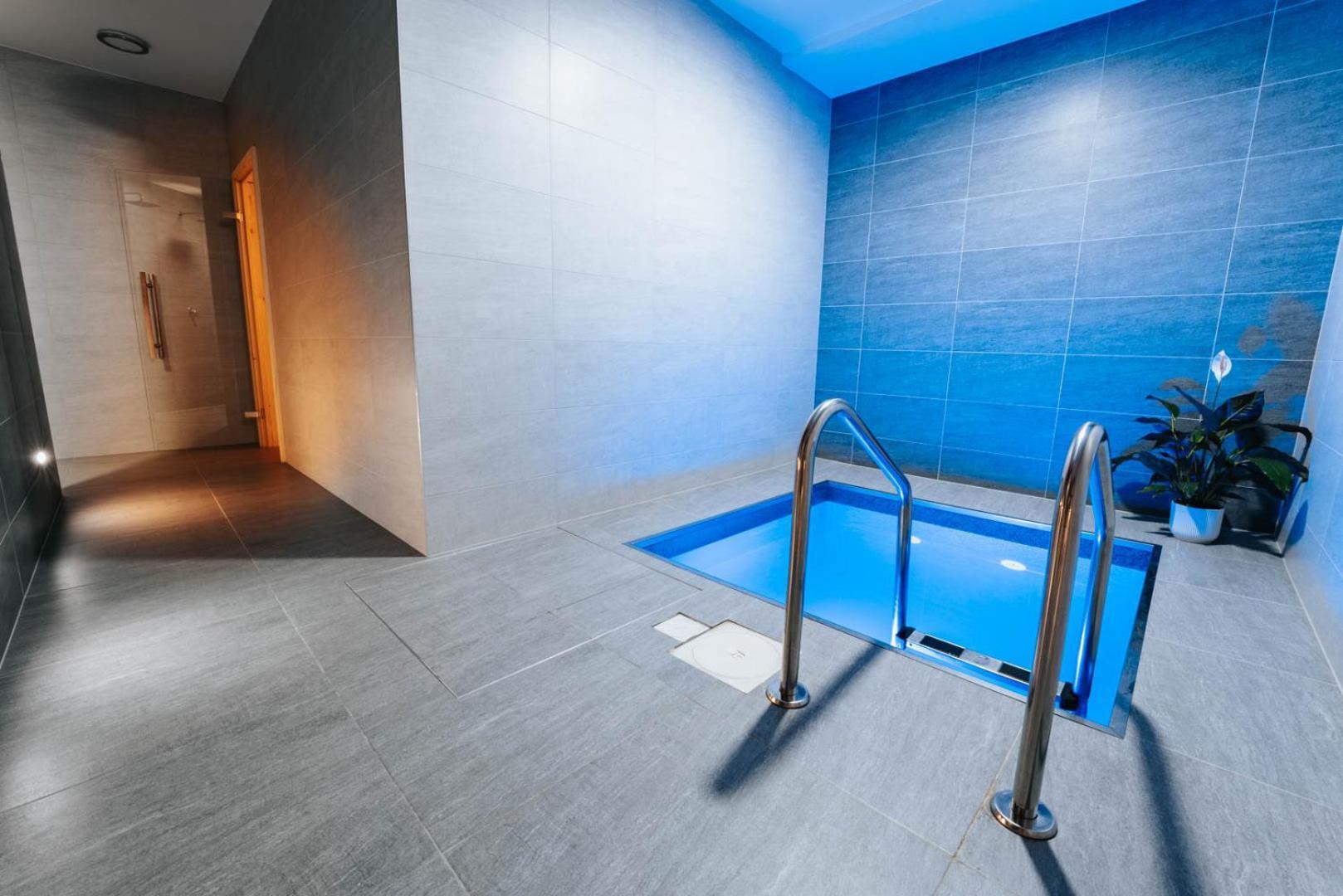 Hotel Artaban Zirovnice Bagian luar foto