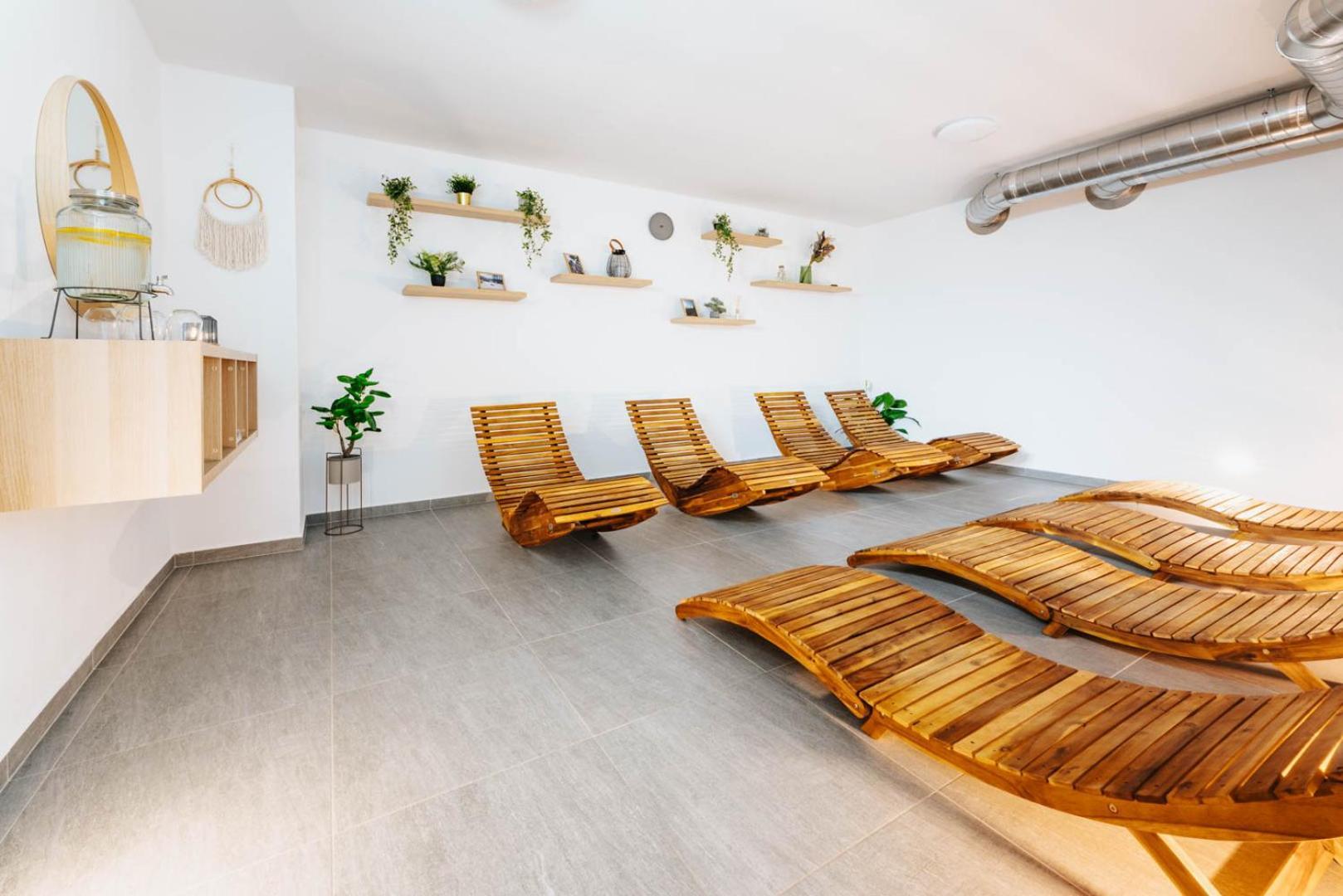 Hotel Artaban Zirovnice Bagian luar foto